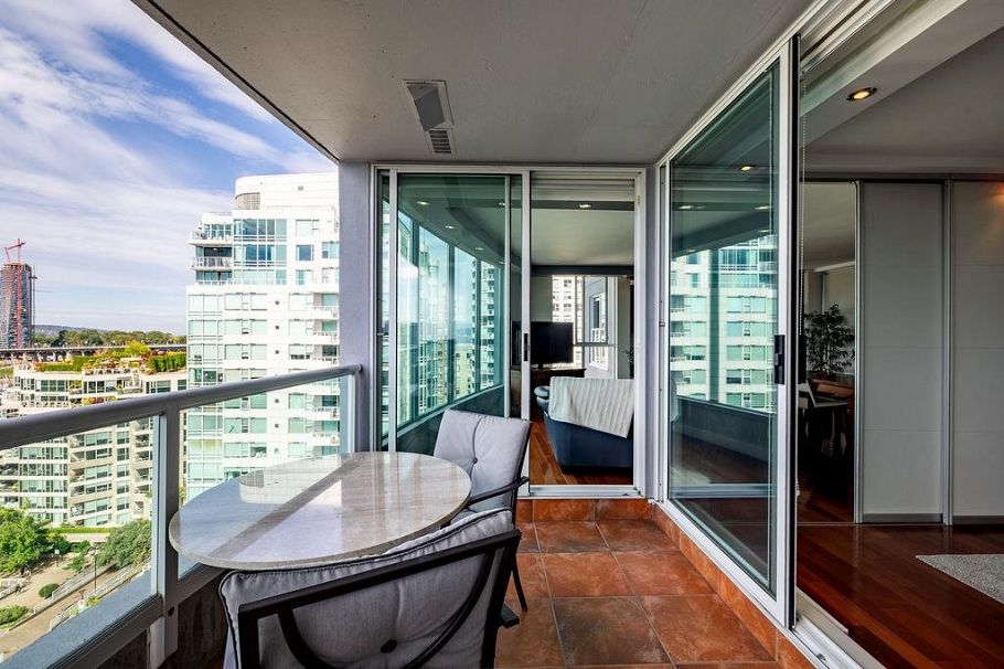 1405 1500 Howe Street Vancouver, BC - 3