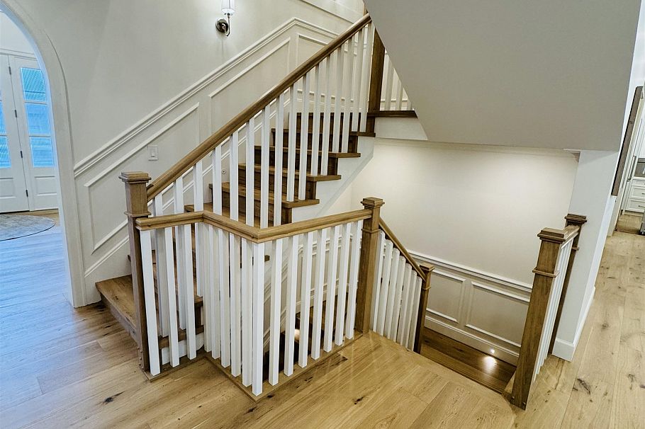 690 E Windsor Road North Vancouver, BC - 13