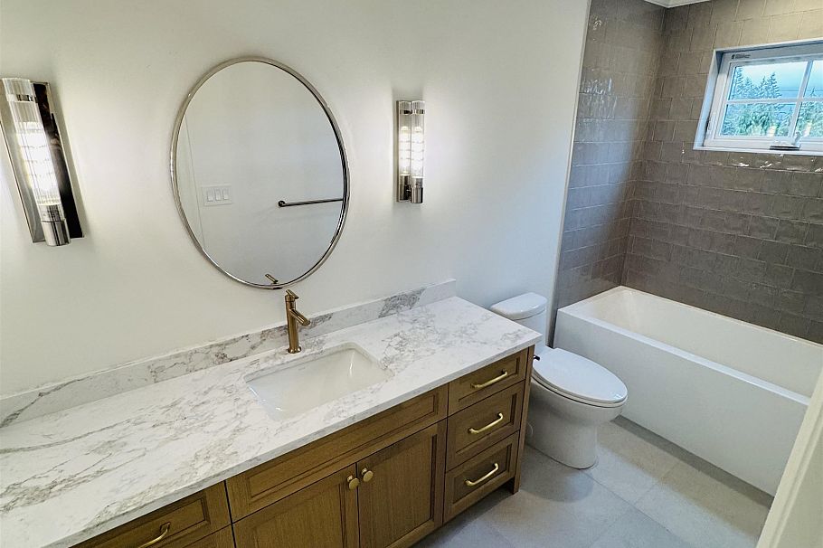 690 E Windsor Road North Vancouver, BC - 21