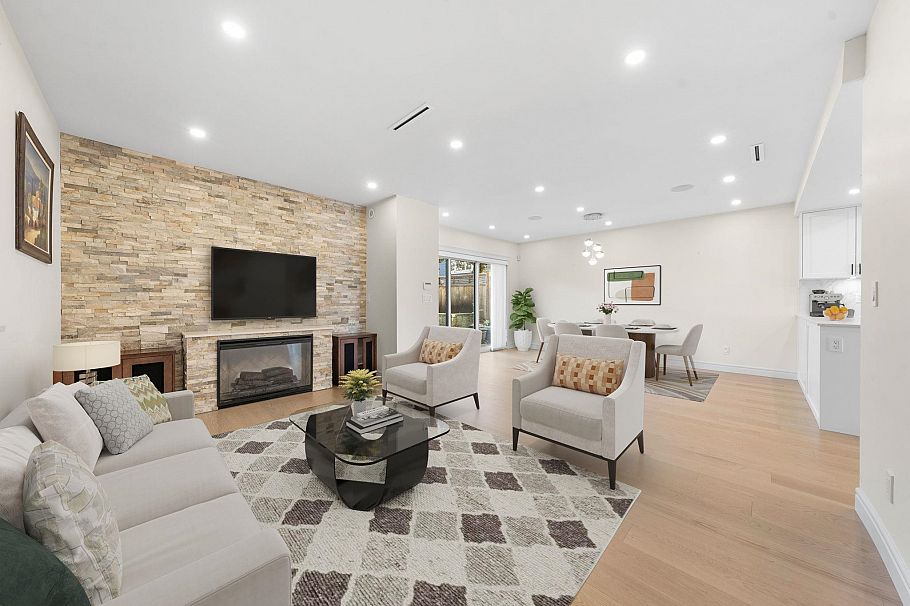 462 W 14th Street North Vancouver, BC - 17