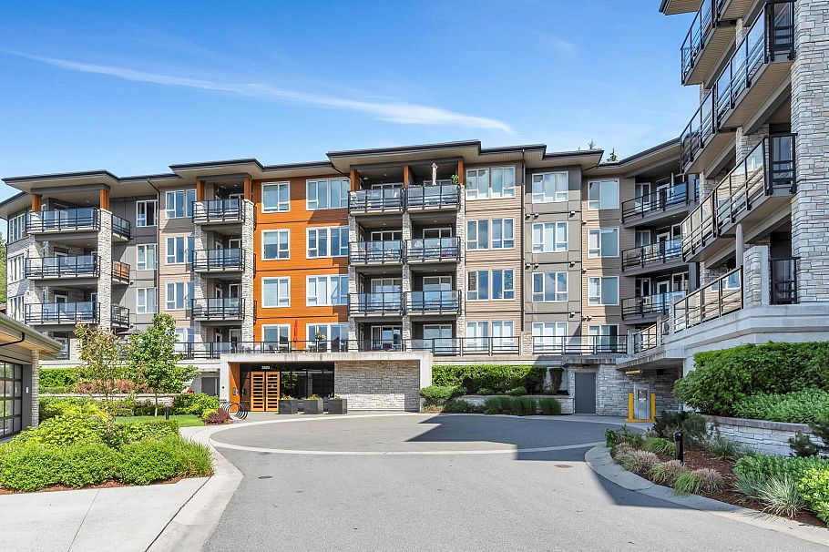 104 3825 Cates Landing Way North Vancouver, BC - 3