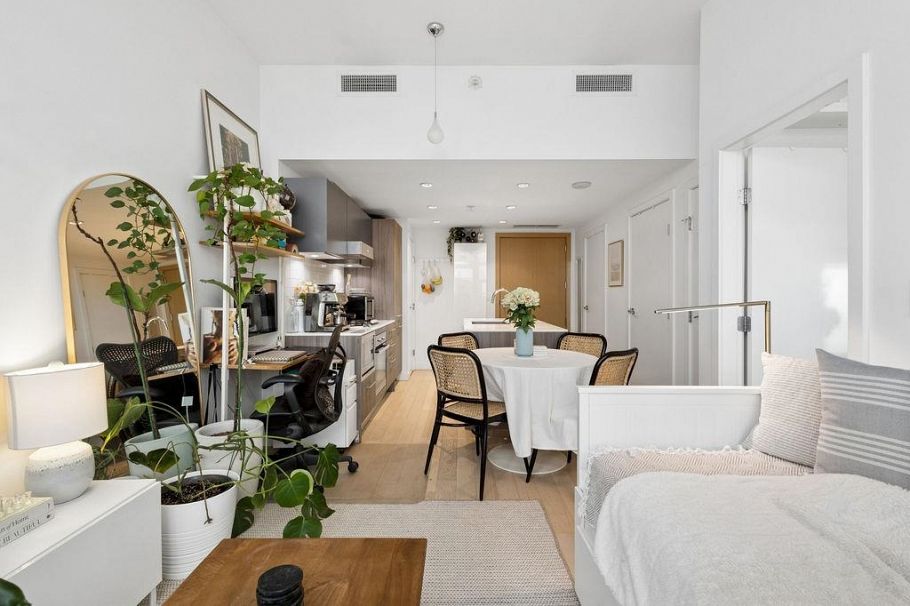 328 2220 Kingsway Street Vancouver, BC - 3