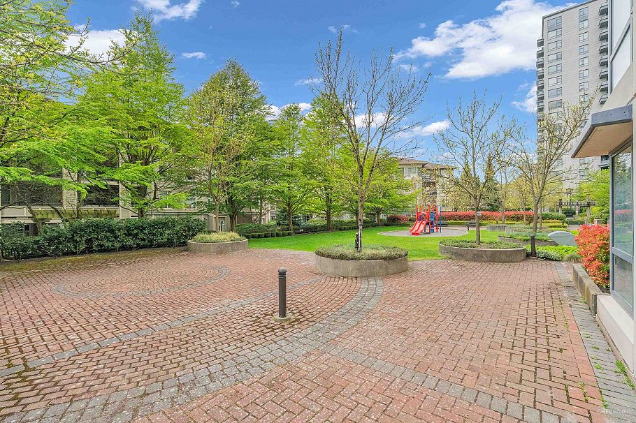 308 3588 Crowley Drive Vancouver, BC - 25