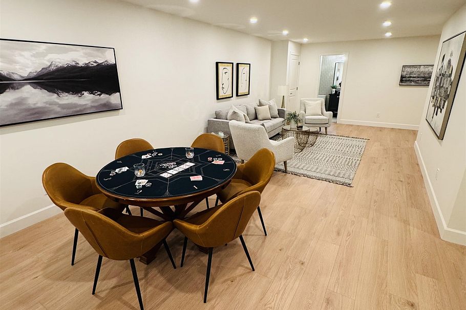 690 E Windsor Road North Vancouver, BC - 26