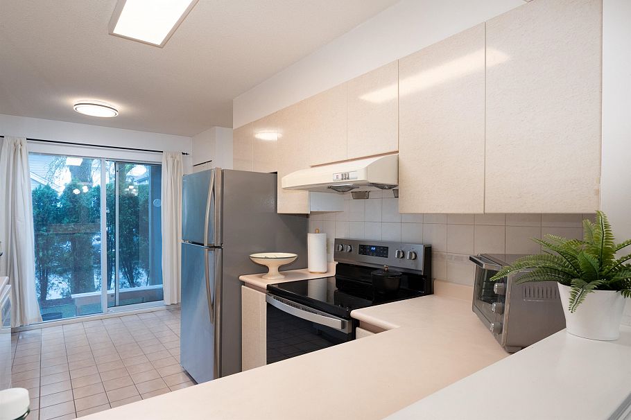 10 815 Tobruck Avenue North Vancouver, BC - 16