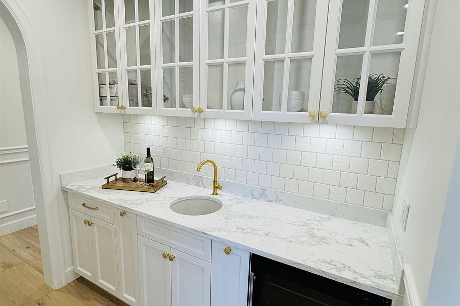 690 E Windsor Road North Vancouver, BC - 7