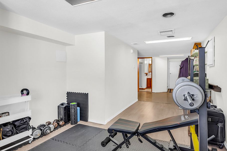 16 N Kaslo Street Vancouver, BC - 16