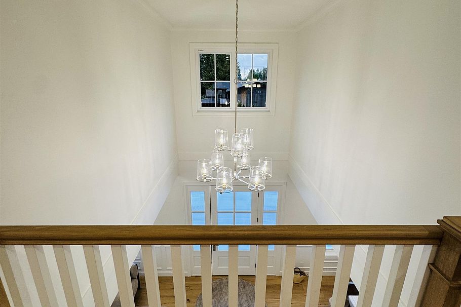 690 E Windsor Road North Vancouver, BC - 22