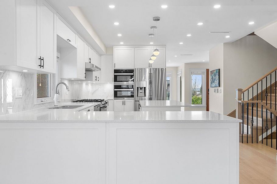 462 W 14th Street North Vancouver, BC - 13