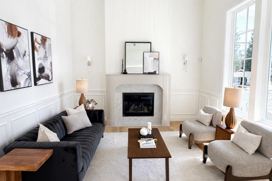 690 E Windsor Road North Vancouver, BC - 2