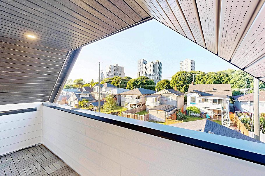 2 3425 Archimedes Street Vancouver, BC - 38