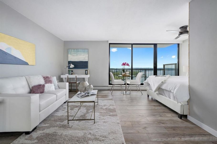 2106 1330 Harwood Vancouver, BC - 7