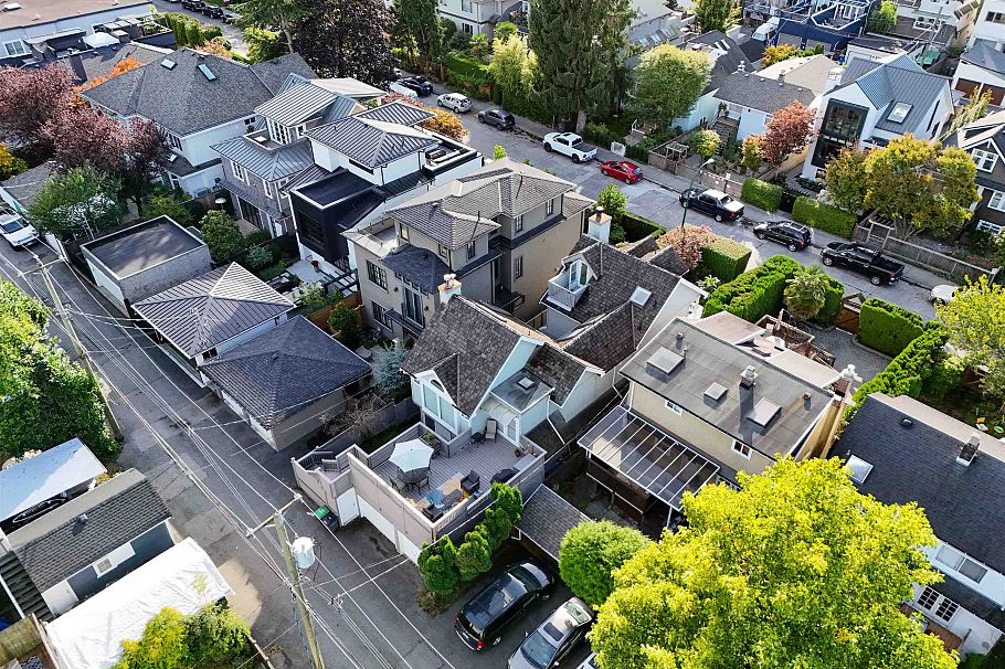 1346 Laburnum Street Vancouver, BC - 38