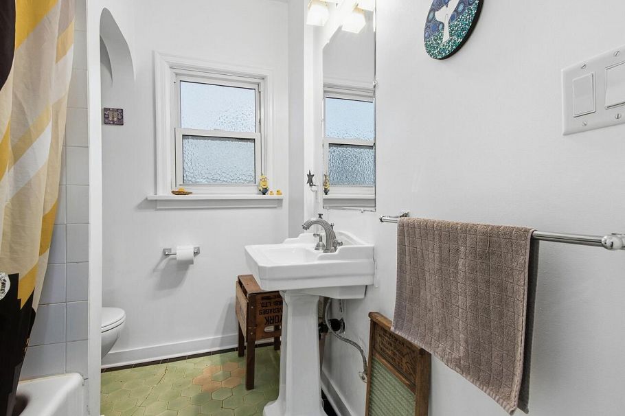 3039 Grant Street Vancouver, BC - 18