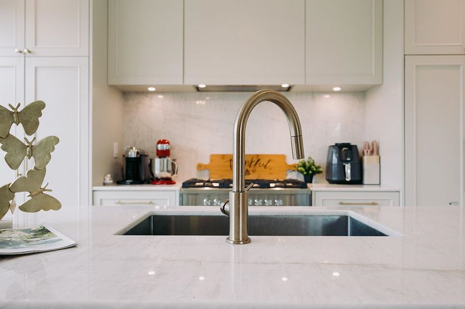 986 Renfrew Street Vancouver, BC - 3