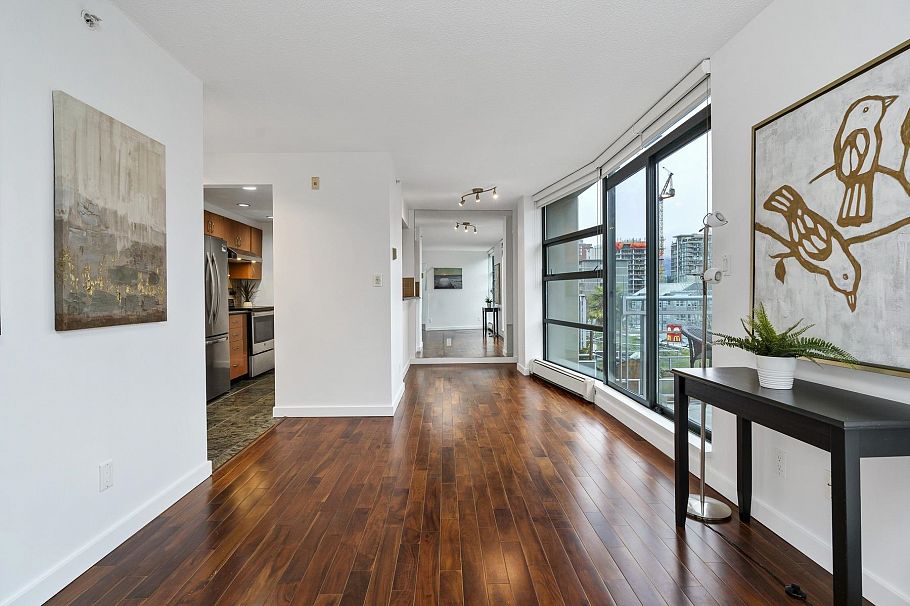 308 1688 Robson Street Vancouver, BC - 7