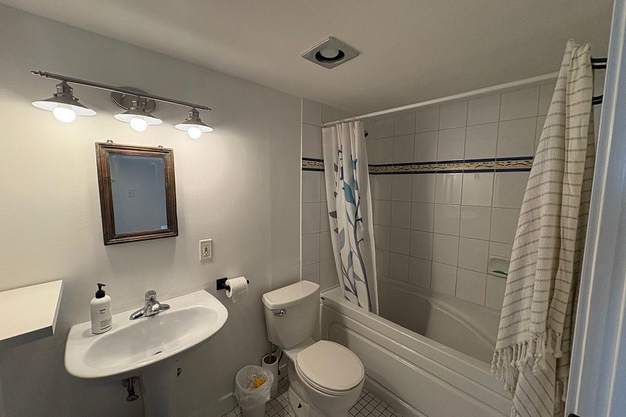 784 Millbank Vancouver, BC - 16