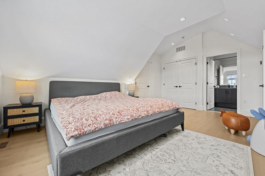 986 Renfrew Street Vancouver, BC - 12