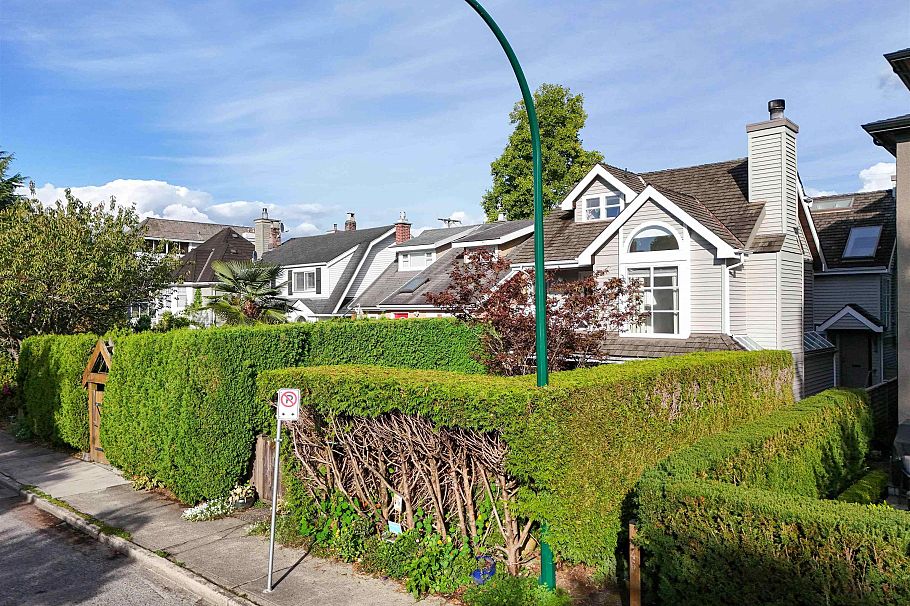 1346 Laburnum Street Vancouver, BC - 35