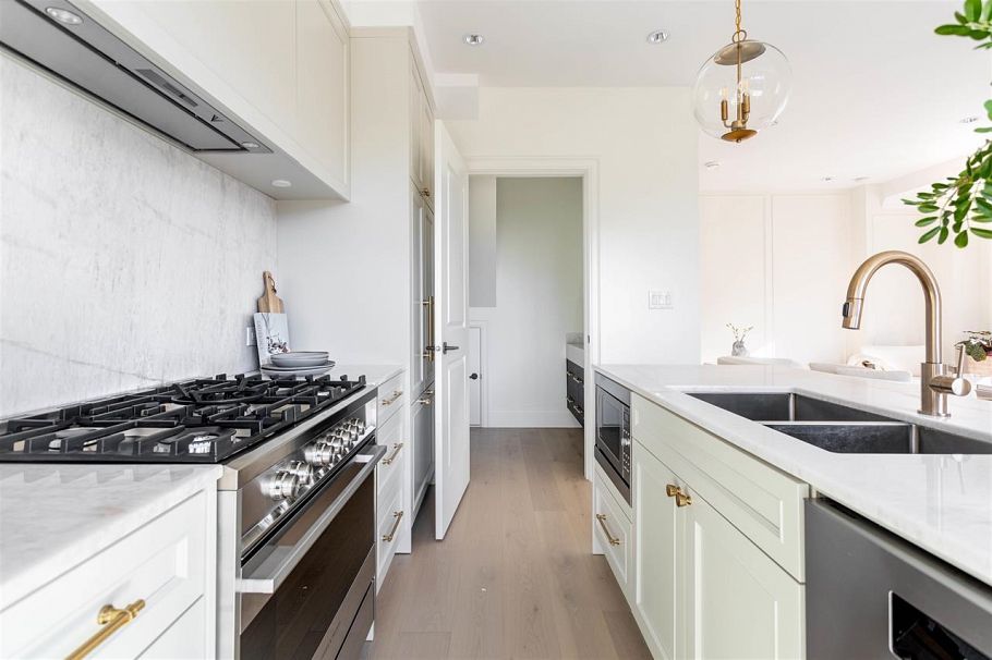 986 Renfrew Street Vancouver, BC - 7