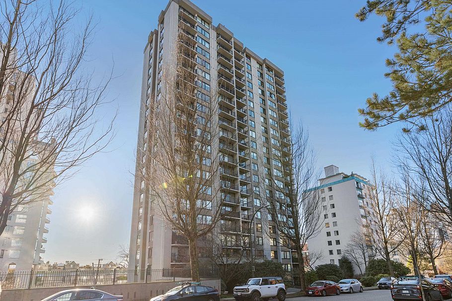 2106 1330 Harwood Vancouver, BC - 18