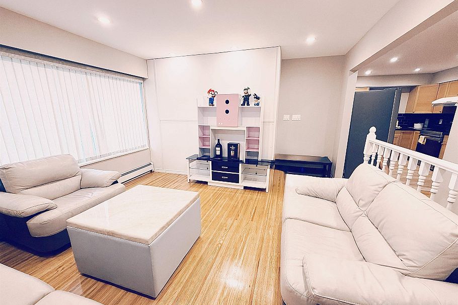 4882 Moss Street Vancouver, BC - 4