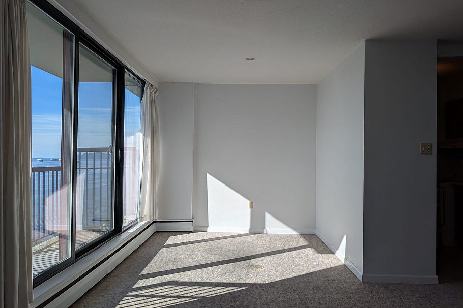 2106 1330 Harwood Vancouver, BC - 10