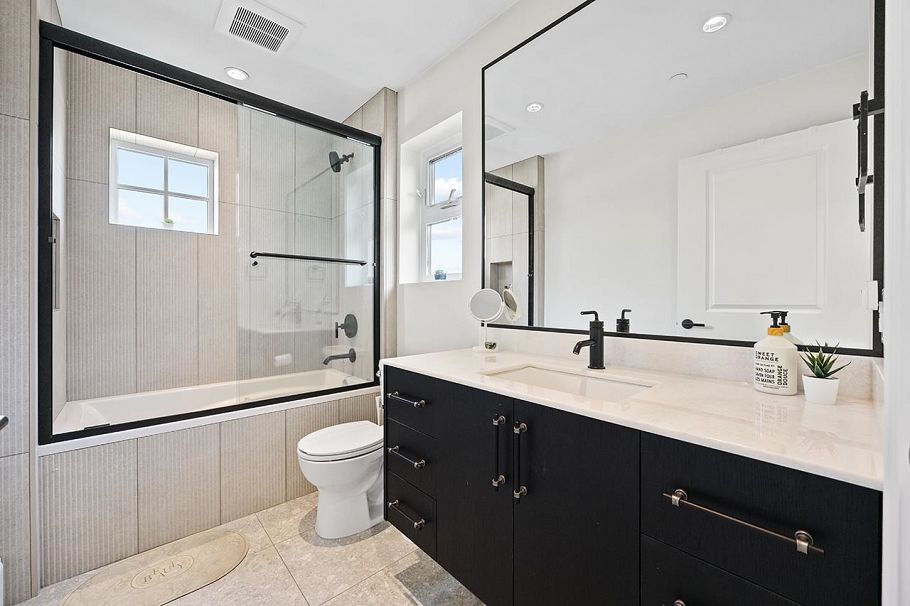 986 Renfrew Street Vancouver, BC - 15