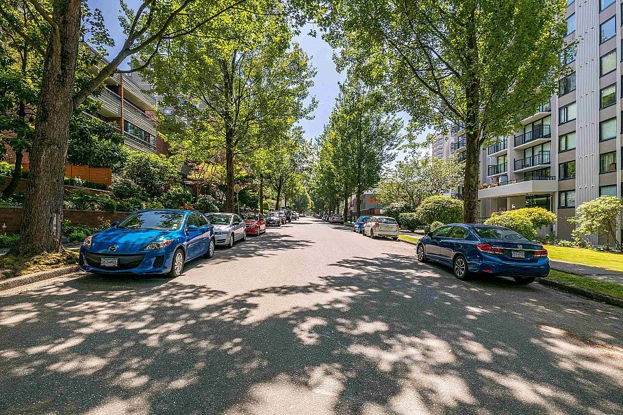 2106 1330 Harwood Vancouver, BC - 19