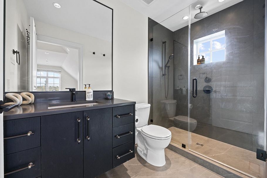 986 Renfrew Street Vancouver, BC - 19