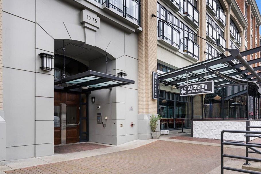 301 1275 Hamilton Street Vancouver, BC - 24