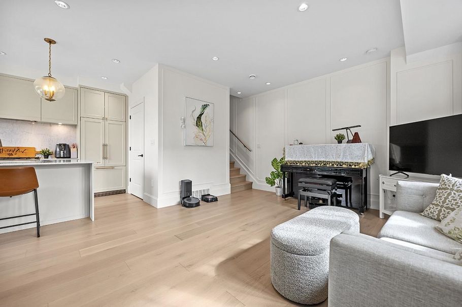 986 Renfrew Street Vancouver, BC - 10