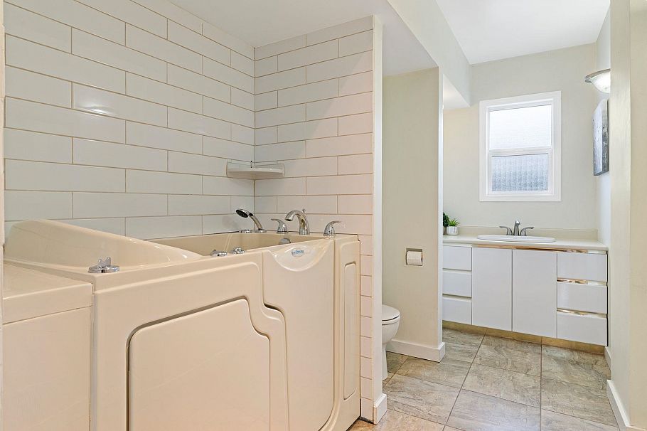 972 Beaconsfield Road North Vancouver, BC - 23