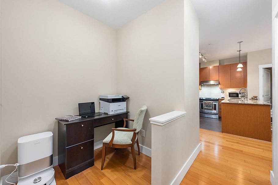 202 6268 Eagles Drive Vancouver, BC - 21