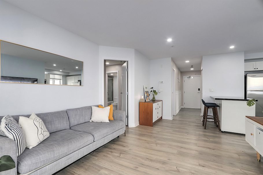 302 122 E 3rd Street North Vancouver, BC - 3