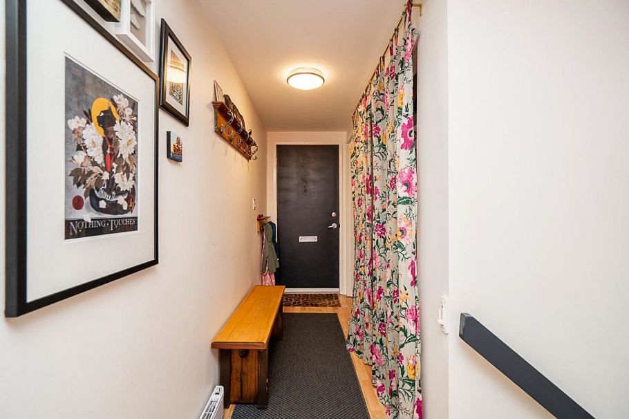 3416 Nairn Avenue Vancouver, BC - 2