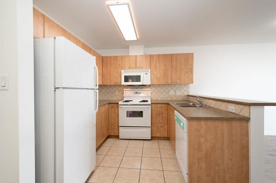 PH10 2973 Kingsway Vancouver, BC - 20