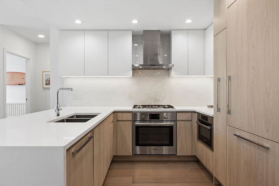 208 177 W 3rd Street North Vancouver, BC - 14