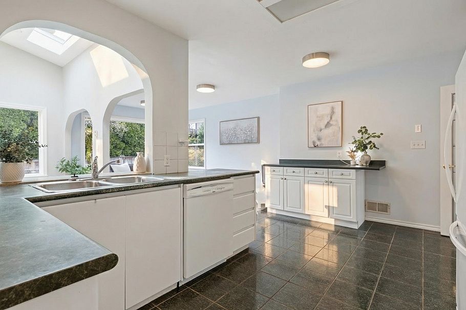 972 Beaconsfield Road North Vancouver, BC - 7