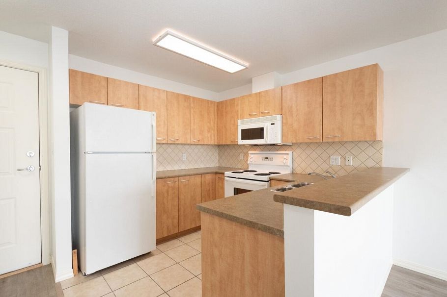 PH10 2973 Kingsway Vancouver, BC - 19