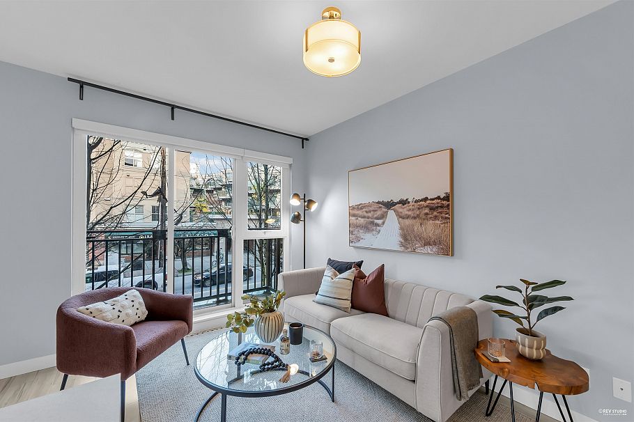 207 111 E 3rd Street North Vancouver, BC - 5