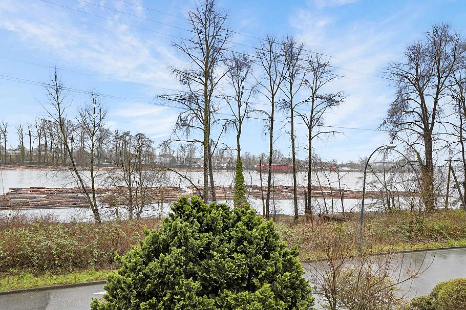 8489 Nanaimo Street Vancouver, BC - 32