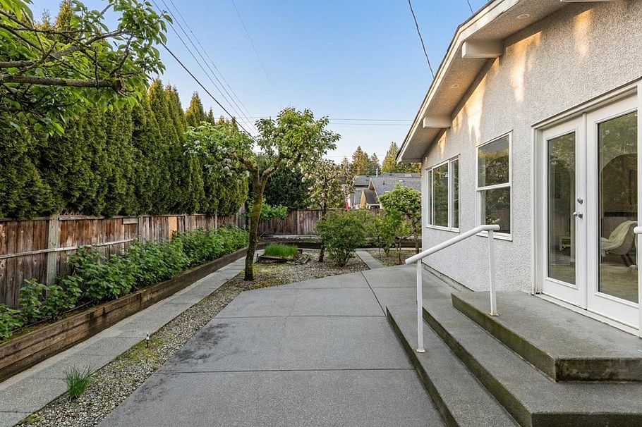 972 Beaconsfield Road North Vancouver, BC - 28