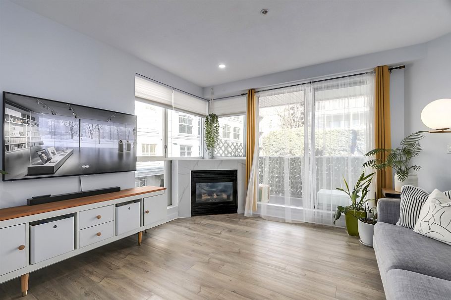 302 122 E 3rd Street North Vancouver, BC - 2