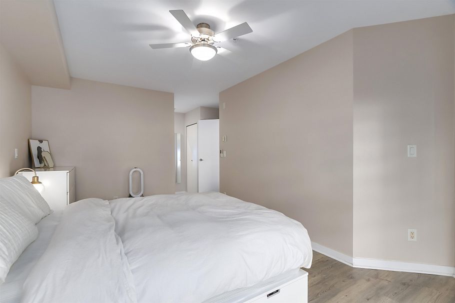 302 122 E 3rd Street North Vancouver, BC - 10