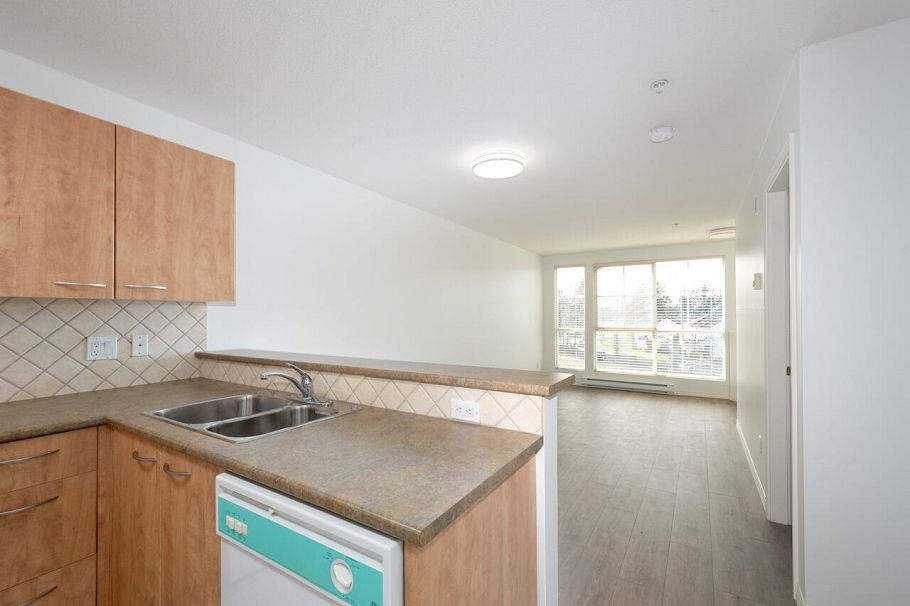 PH10 2973 Kingsway Vancouver, BC - 5