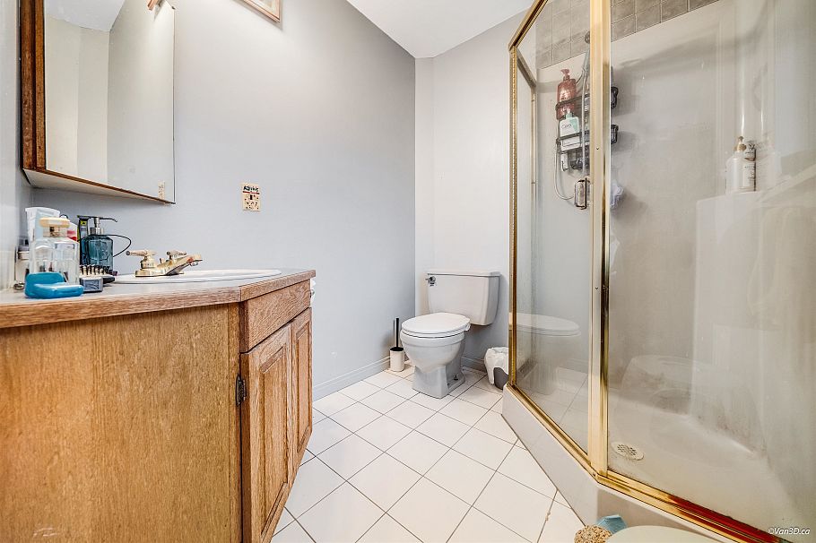 221 W 28th Street North Vancouver, BC - 10