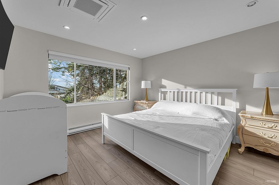 633 Fir Street North Vancouver, BC - 31