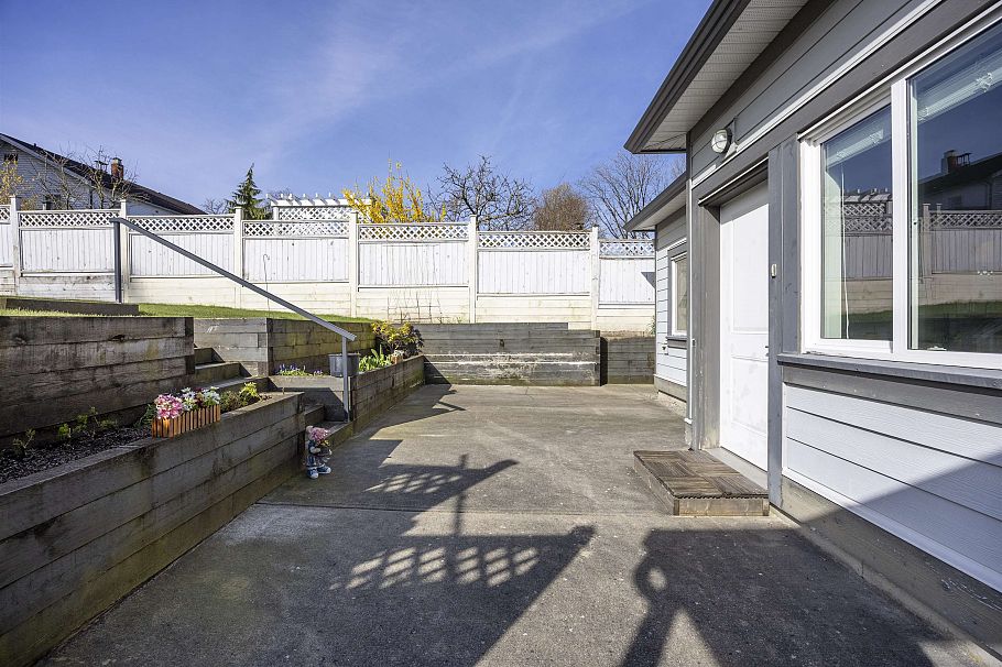 4036 Moscrop Street Burnaby, BC - 35