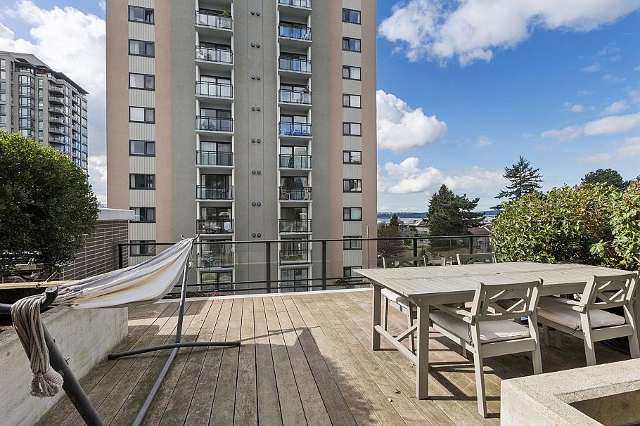 208 177 W 3rd Street North Vancouver, BC - 25